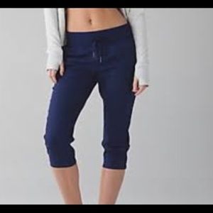 Lululemon dance studio crop 2